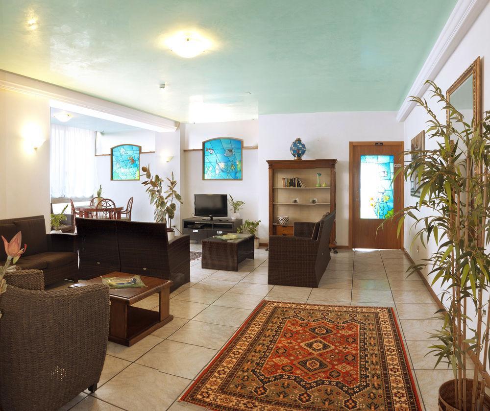 Hotel La Brezza Frontemare Lido di Jesolo Buitenkant foto
