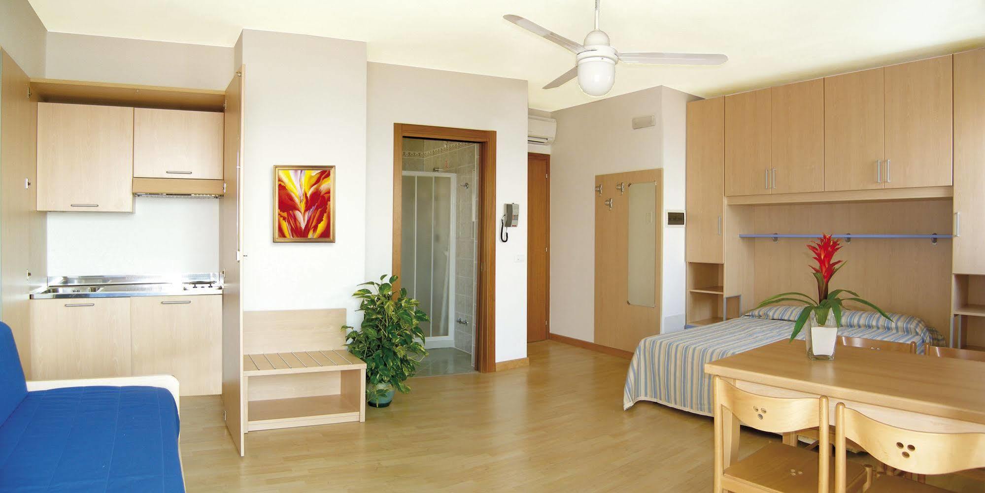 Hotel La Brezza Frontemare Lido di Jesolo Buitenkant foto