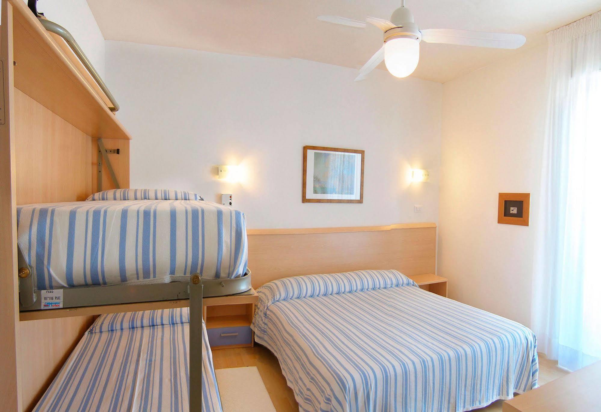 Hotel La Brezza Frontemare Lido di Jesolo Buitenkant foto