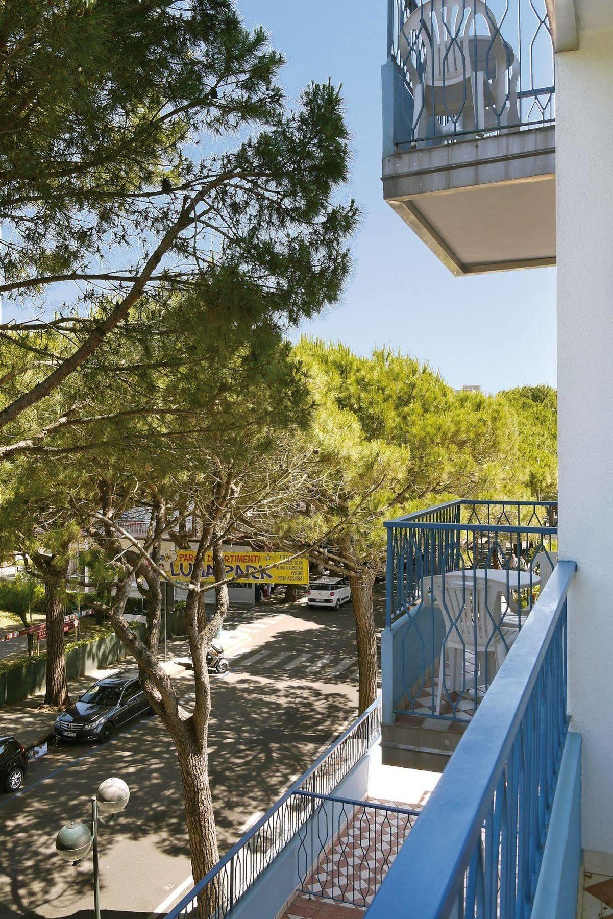 Hotel La Brezza Frontemare Lido di Jesolo Buitenkant foto