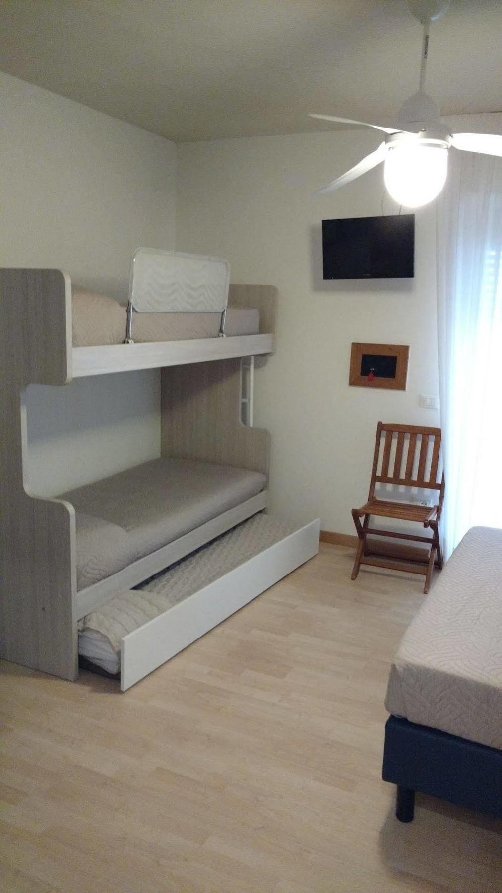 Hotel La Brezza Frontemare Lido di Jesolo Buitenkant foto