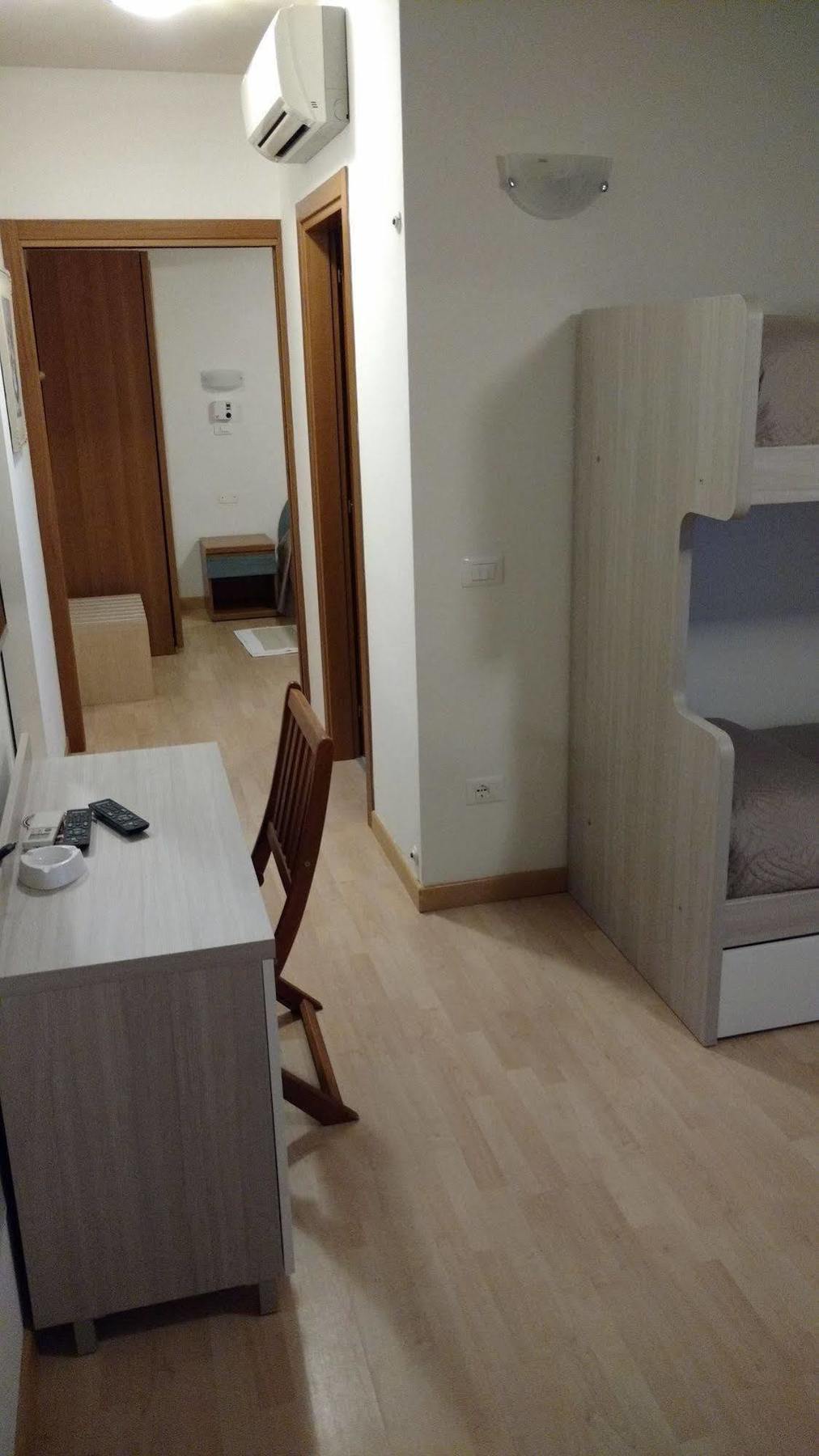 Hotel La Brezza Frontemare Lido di Jesolo Buitenkant foto