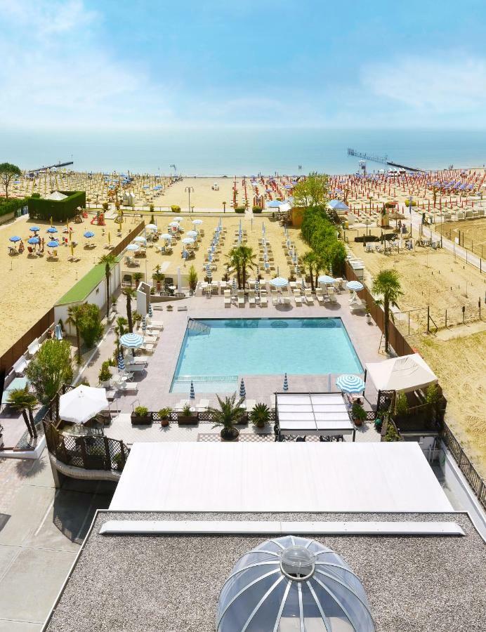 Hotel La Brezza Frontemare Lido di Jesolo Buitenkant foto